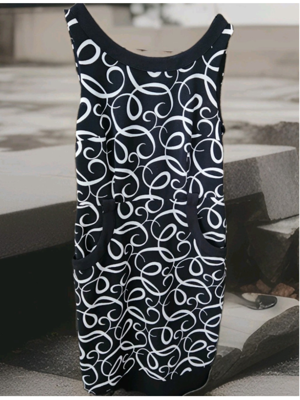 London Times Womens Sheath Dress Size 6 Sleeveless Black White Swirl Pockets